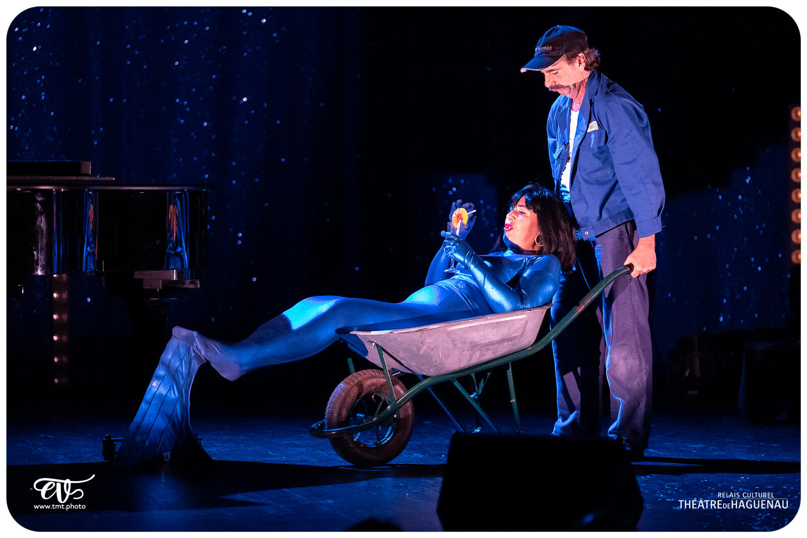 LE CABARET EXTRAORDINAIRE